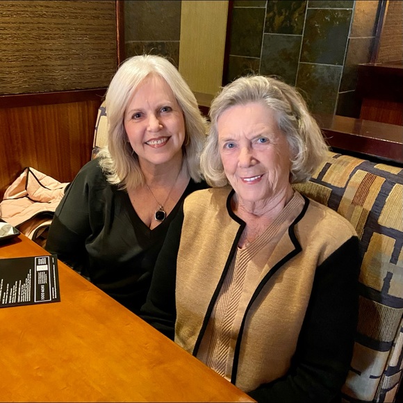 Meet your Posher, Kimberly Ann a one year Veteran Posh Ambassador! 💗🎉 - Picture 4 of 8